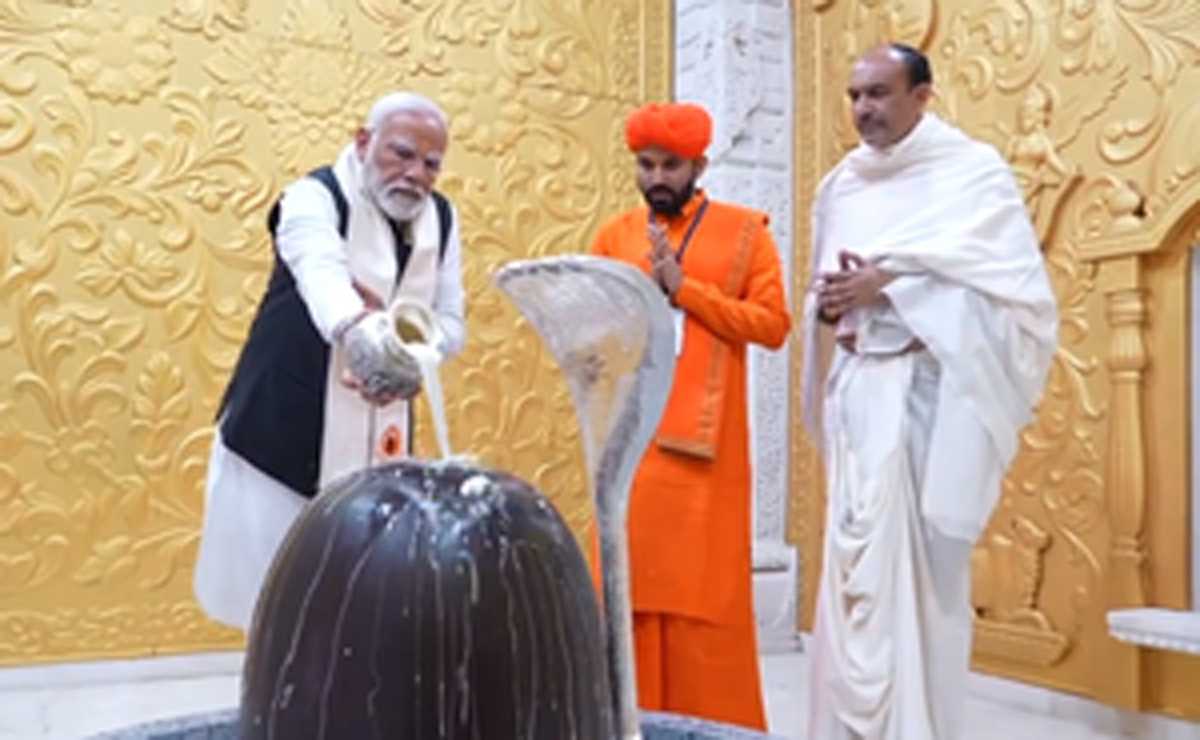वालीनाथ महादेव मंदिर और महंत बलदेव गिरि से पीएम मोदी का है पुराना नाता वालीनाथ महादेव मंदिर और महंत बलदेव गिरि से पीएम मोदी का है पुराना नाता